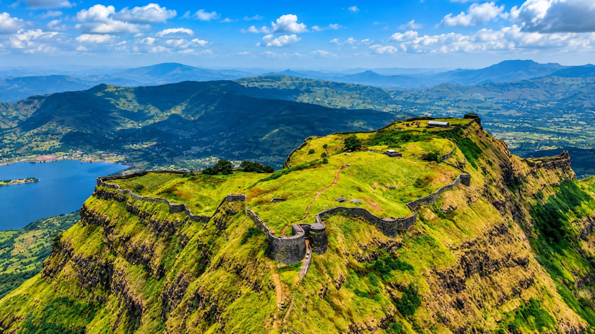 TORNA FORT TREK